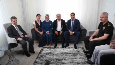 DÜZCE VALİSİ SELÇUK ASLAN, 15 TEMMUZ DARBE GİRİŞİMİNDE YARALANAN GAZİLER