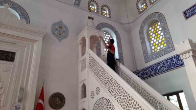 DÜZCE BELEDİYESİ ŞEHİR GENELİNDE TEMİZLİK ÇALIŞMALARINI SÜRDÜRÜYOR. 63 MAHALLEDE CAMİLERİN
