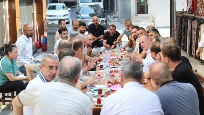 DÜZCE BELEDİYE BAŞKANI DR. FARUK ÖZLÜ, KIZILAY MEYDANI’NDA UYGULAYACAKLARI PROJE