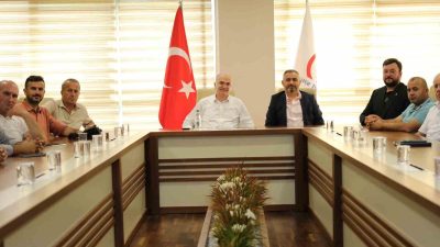 DÜZCE BELEDİYE BAŞKANI DR. FARUK ÖZLÜ, EN YAKIN ÇALIŞMA ARKADAŞLARININ