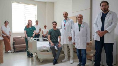 BİLECİK'TE DOĞUŞTAN BÖBREK RAHATSIZLIĞI OLAN HASTA, KENTTE İLK DEFA YAPILAN