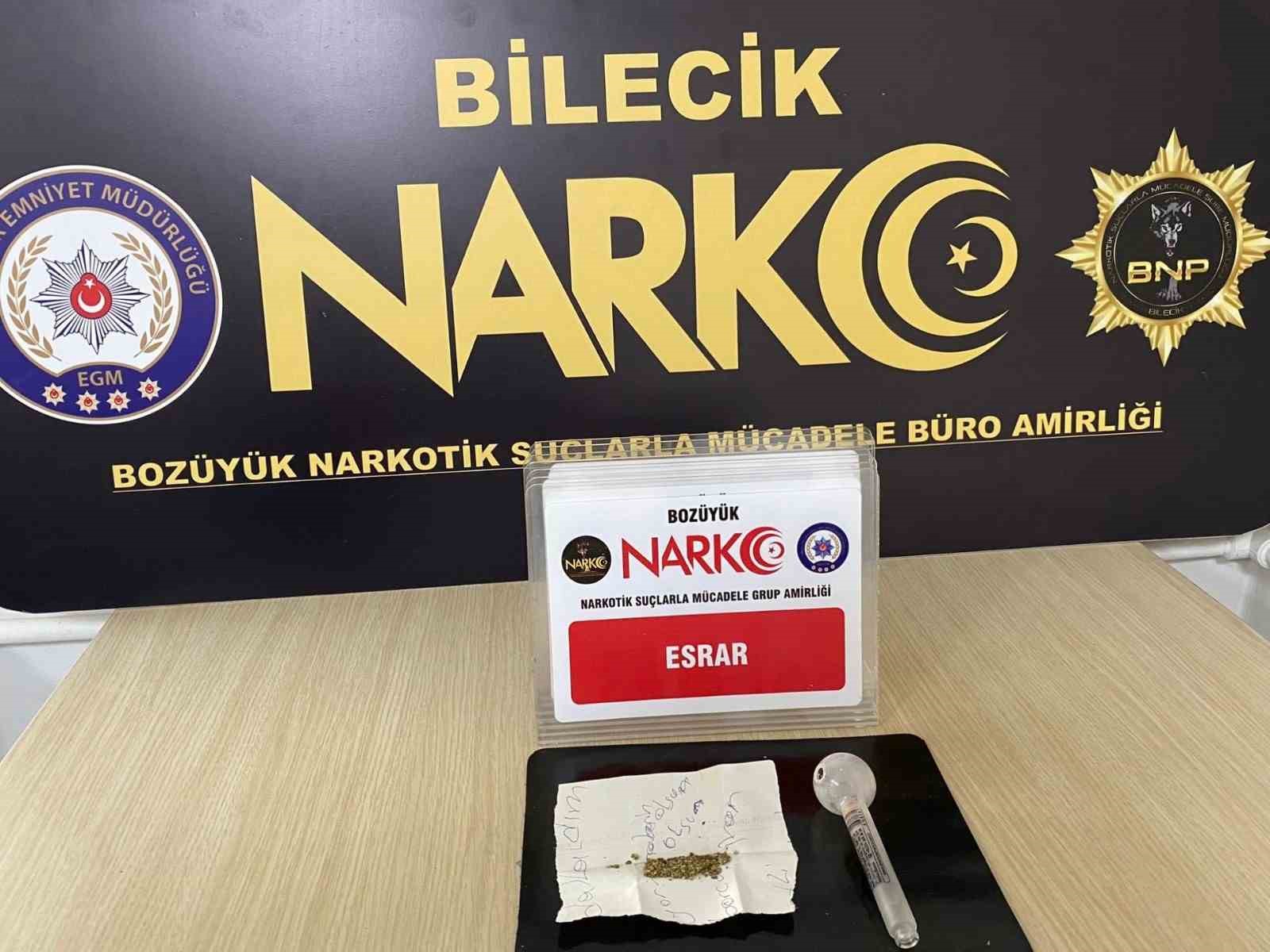 Bilecik’te şüpheli şahıs uyuşturucu madde ile yakalandı