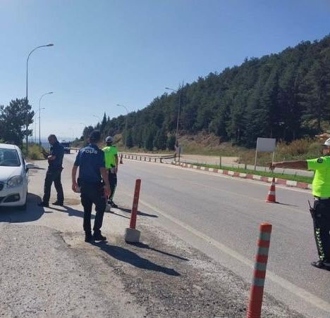 Bilecik’te trafik denetimlerinde 62 araç sürücüsüne 83 bin 381 TL para cezası