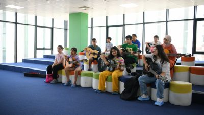 ÇAYIROVA BELEDİYESİ'NİN BİLGİEVLERİNDE YAZ OKULU EĞİTİMLERİ BAŞLADI. ÇOCUKLAR VE GENÇLER,