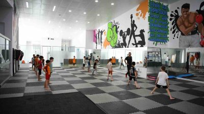 ÇAYIROVA BELEDİYESİ YAZ SPOR OKULLARI İLE İLÇEDEKİ MİNİKLER, SPOR EĞİTİMLERİNE