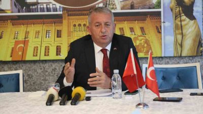 KASTAMONU BELEDİYESİ'NDEKİ HİZMETLERLE İLGİLİ AÇIKLAMALARDA BULUNAN MİLLİYETÇİ HAREKET PARTİSİ'NİN ÖNCEKİ