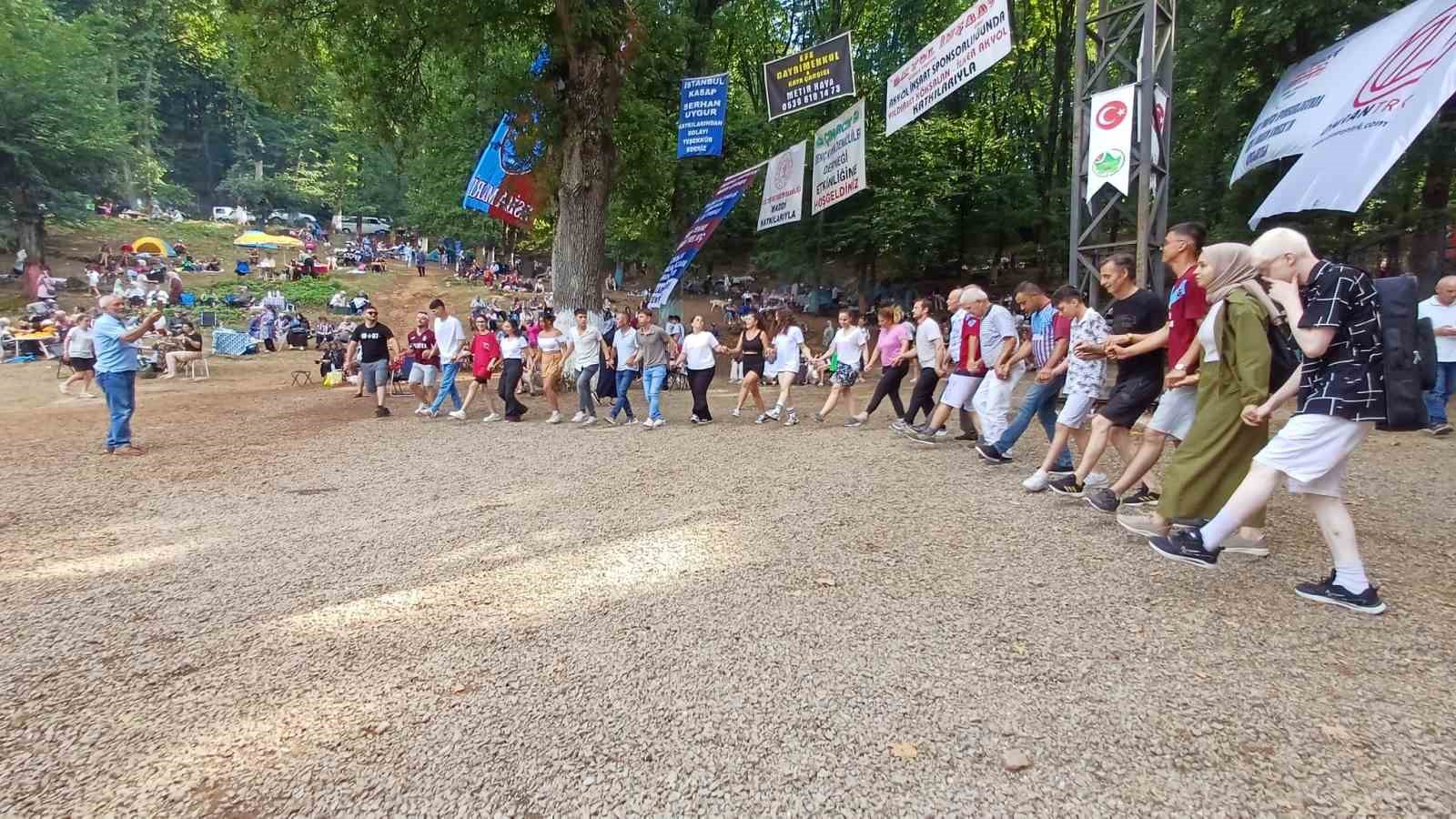 Çınarcık’ta 4. Karadeniz Şenlikleri renkli görüntülere sahne oldu