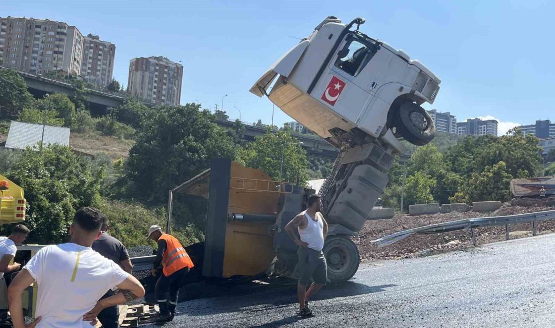 ASFALTLAMA ÇALIŞMALARININ SÜRDÜĞÜ YOLDA,