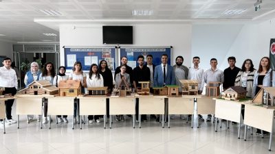 KASTAMONU ÜNİVERSİTESİ ORMAN FAKÜLTESİ’NDE OKUYAN ÖĞRENCİLER, AHŞAP KONSTRÜKSİYONLAR DERSİ KAPSAMINDA