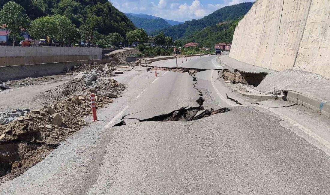 KASTAMONU'NUN İNEBOLU İLÇESİNDEKİ SÖKE ÇAYI'NDA YAPILAN KALICI ISLAH ÇALIŞMALARI SIRASINDA