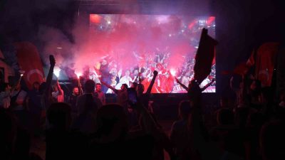 A MİLLİ FUTBOL TAKIMI'NIN ÇEYREK FİNALDE HOLLANDA İLE KARŞI KARŞILAŞACAĞI