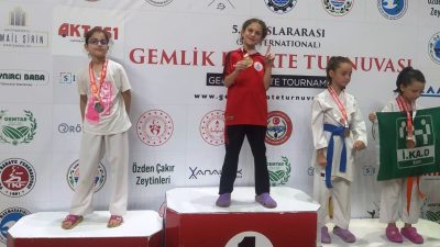 BURSA'DA GERÇEKLEŞTİRİLEN 5. ULUSLARARASI KARATE TURNUVASI'NA KATILAN KÖRFEZ GENÇLERBİRLİĞİ SPOR