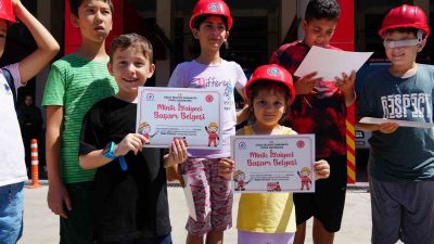 DÜZCE BELEDİYESİ İTFAİYE MÜDÜRLÜĞÜ, ZİYARETÇİ AKININA UĞRAMAYA DEVAM EDİYOR.