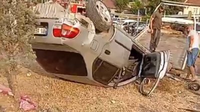 DÜZCE’DE İKİ OTOMOBİLİN ÇARPIŞTIĞI KAZA ANI BİR BAŞKA ARAÇ SÜRÜCÜSÜNÜN