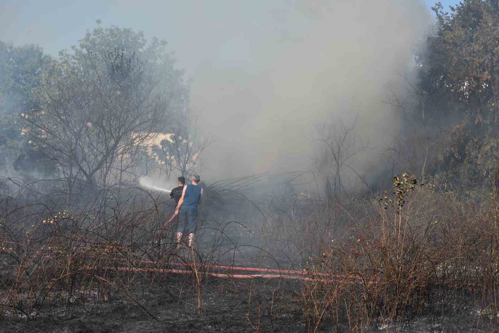 Sakarya’da arazi yangını ekipleri harekete geçirdi