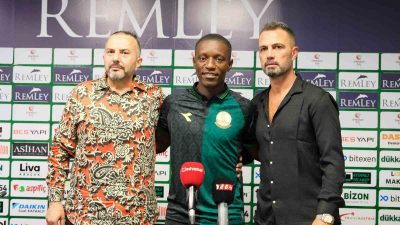 TRENDYOL 1. LİG TAKIMLARINDAN SAKARYASPOR, MAX GRADEL’İ TRANSFER ETTİ.