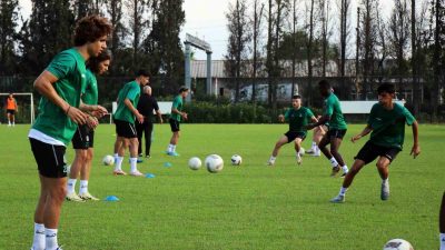 SAKARYASPOR YENİ SEZON HAZIRLIKLARININ İLK ETABINI TAMAMLADI. YEŞİL-SİYAHLILAR KARTEPE KAMPI