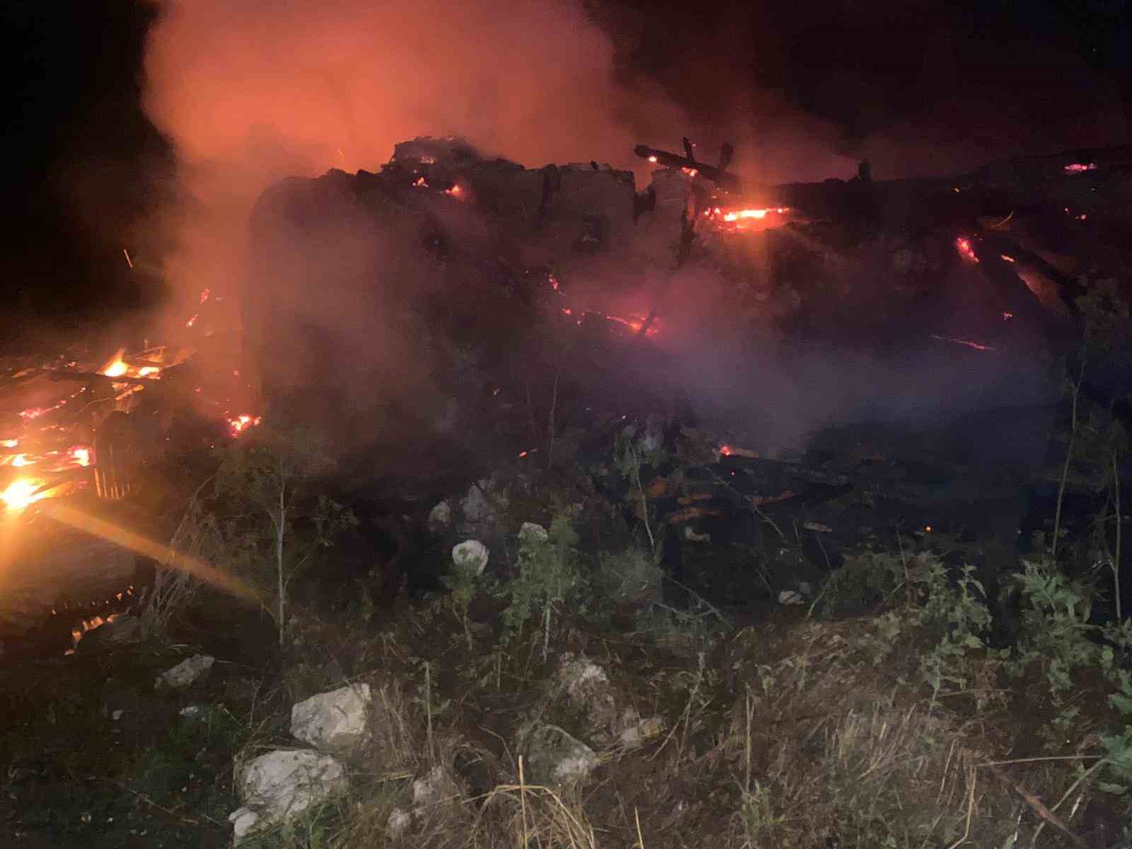 KASTAMONU’NUN AĞLI İLÇESİNDE KÖY OCAĞINDA YAKILAN ATEŞ SONRASI ÇIKTIĞI TAHMİN