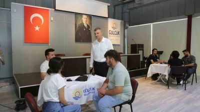 GÖLCÜK BELEDİYESİ, ÜNİVERSİTE TERCİHİNDE DOĞRU KARAR VERMEYE ÇALIŞAN ÜNİVERSİTE ADAYLARINA