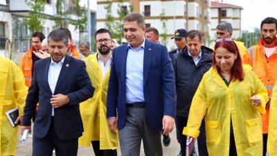 DÜZCE VALİSİ SELÇUK ASLAN, KİRAZLI MAHALLESİNDE YAPILAN TOKİ SOSYAL KONUTLARINA