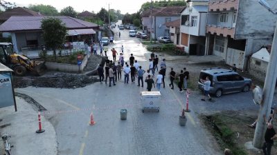 DÜZCE’DE KÖYDEN GEÇEN DOĞALGAZ HATTININ KENDİ EVLERİNE DE ULAŞMASINI İSTEYEN