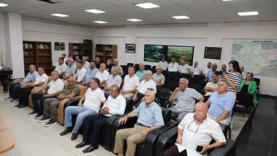 DÜZCE BELEDİYE BAŞKANI DR. FARUK ÖZLÜ, MUHTARLARLA BİR ARAYA GELEREK