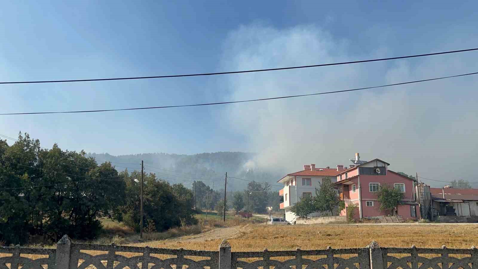 Bolu’da 12 farklı noktadaki yangın 3’e indirildi