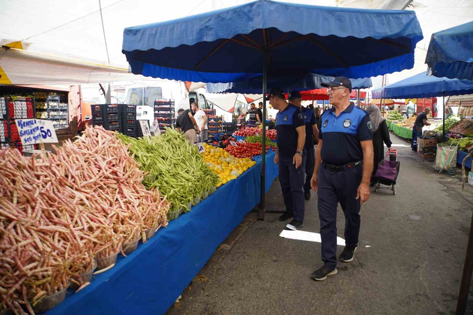 Çayırova zabıtasından pazar denetimi