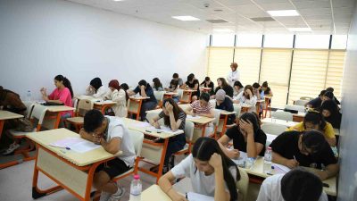 ÇAYIROVA BELEDİYESİ PROF. DR. NECMETTİN ERBAKAN GENÇLİK MERKEZİ’NDE YKS'YE HAZIRLANAN