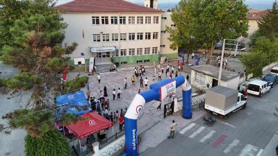 DÜZCE’DE BAŞLATILAN ‘SPOR MAHALLEMDE’ ETKİNLİKLERİNDE ÇOCUKLAR CEP TELEFONUNDAN BİLGİSAYARDAN UZAK