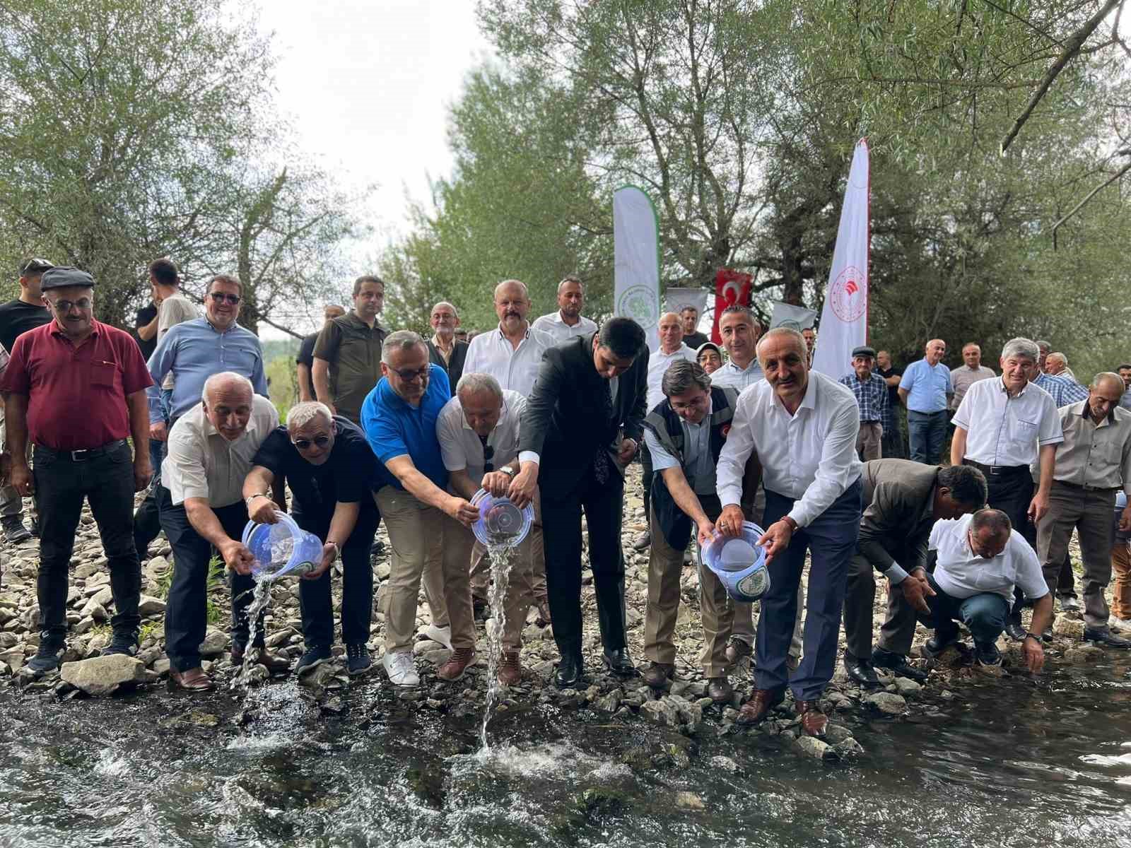 KASTAMONU'NUN DADAY İLÇESİNDE 150 KİLOMETRE UZUNLUĞA SAHİP DEVREKANİ ÇAYI'NA 5