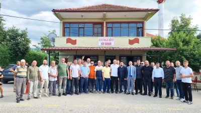 DÜZCE’DE KÖYDEN GEÇEN DOĞALGAZ HATTININ KENDİ EVLERİNE DE ULAŞMASINI İSTEYEN