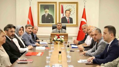 DÜZCE VALİSİ SELÇUK ASLAN BAŞKANLIĞINDA İLGİLİ KURUM MÜDÜRLERİNİN KATILIMIYLA FINDIK