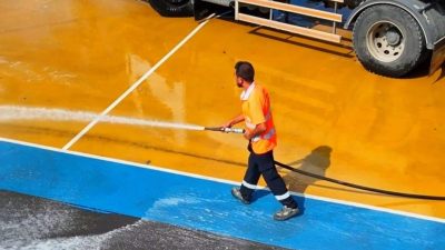 GEBZE'DE BELEDİYE EKİPLERİ OKULLARIN BAHÇE VE ÇEVRELERİNDE TEMİZLİK ÇALIŞMASI GERÇEKLEŞTİRDİ.