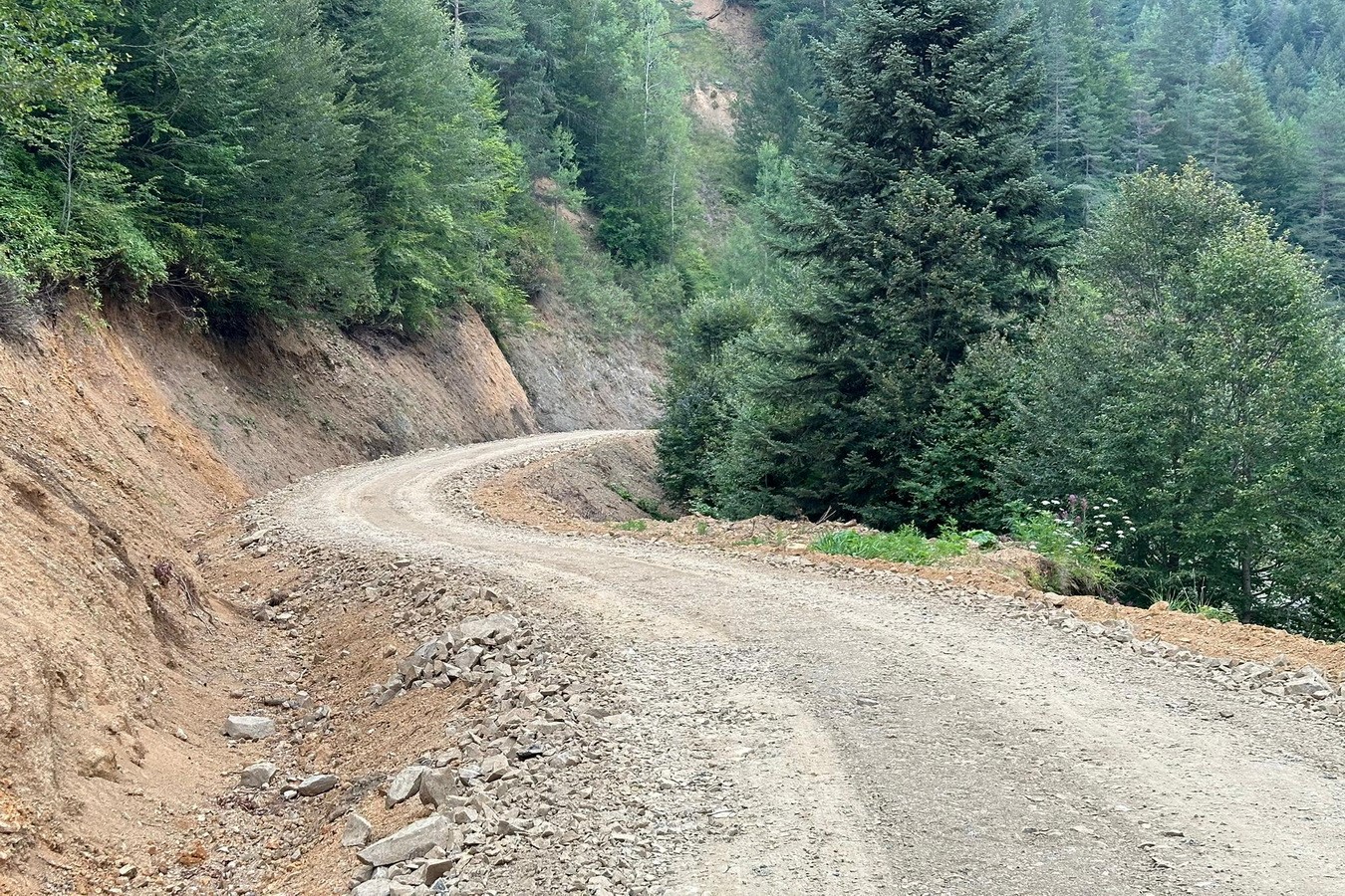 Gölyaka’da 20 kilometre orman yolu üst yapısı tamamlandı