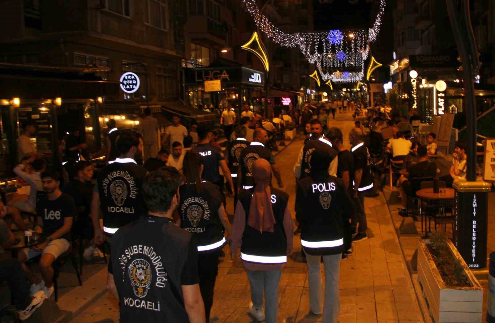 İZMİT İLÇESİNDE POLİS EKİPLERİNCE 2 GÜNDE 51 İŞLETME DENETLENEREK 958