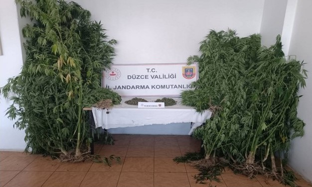 DÜZCE’DE JANDARMA EKİPLERİ TARAFINDAN