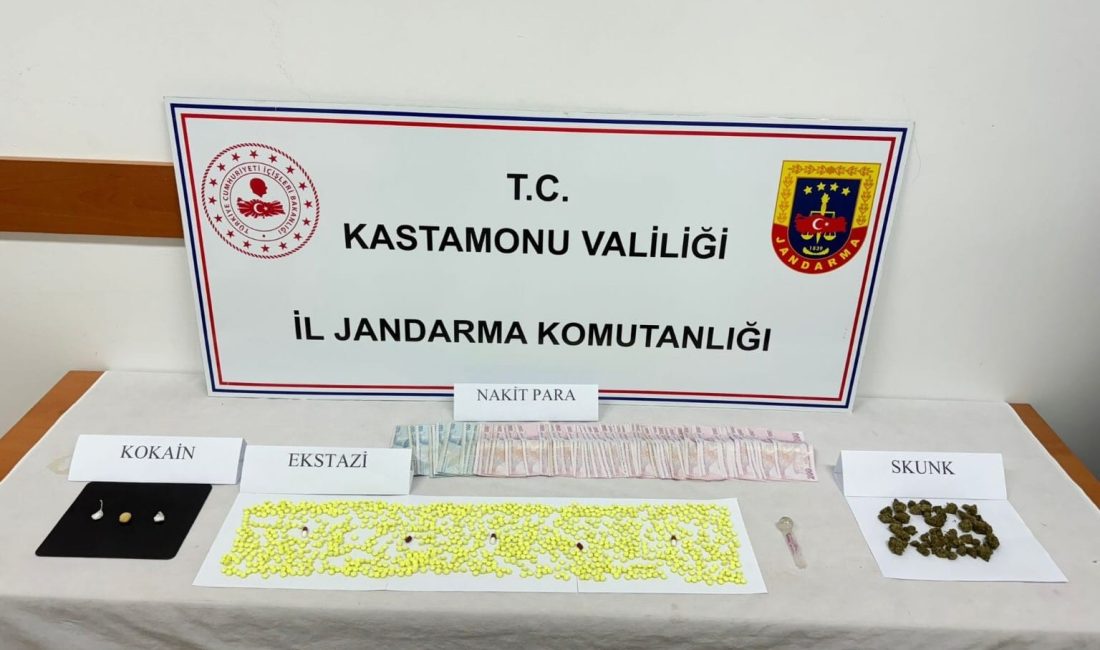 KASTAMONU'DA JANDARMA EKİPLERİNCE İL MERKEZİ VE TOSYA İLÇESİNDE YAPILAN OPERASYONLARDA