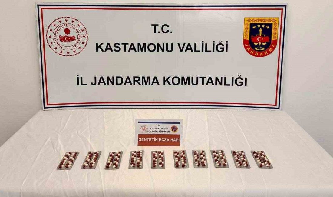 KASTAMONU’NUN TOSYA İLÇESİNDE JANDARMA EKİPLERİNCE YAPILAN UYUŞTURUCU OPERASYONUNDA GÖZALTINA ALINAN