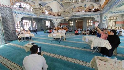 DÜZCE’NİN GÖLYAKA İLÇESİNDE ‘YAZ KUR’AN KURSULARI’ DÜZENLENEN ETKİNLİKLE SONA ERDİ.