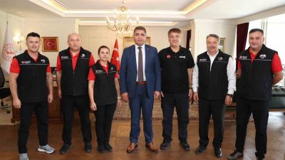 DÜZCE VALİSİ SELÇUK ASLAN, GÜMÜŞOVA ARAMA KURTARMA VE İNSANİ YARDIM