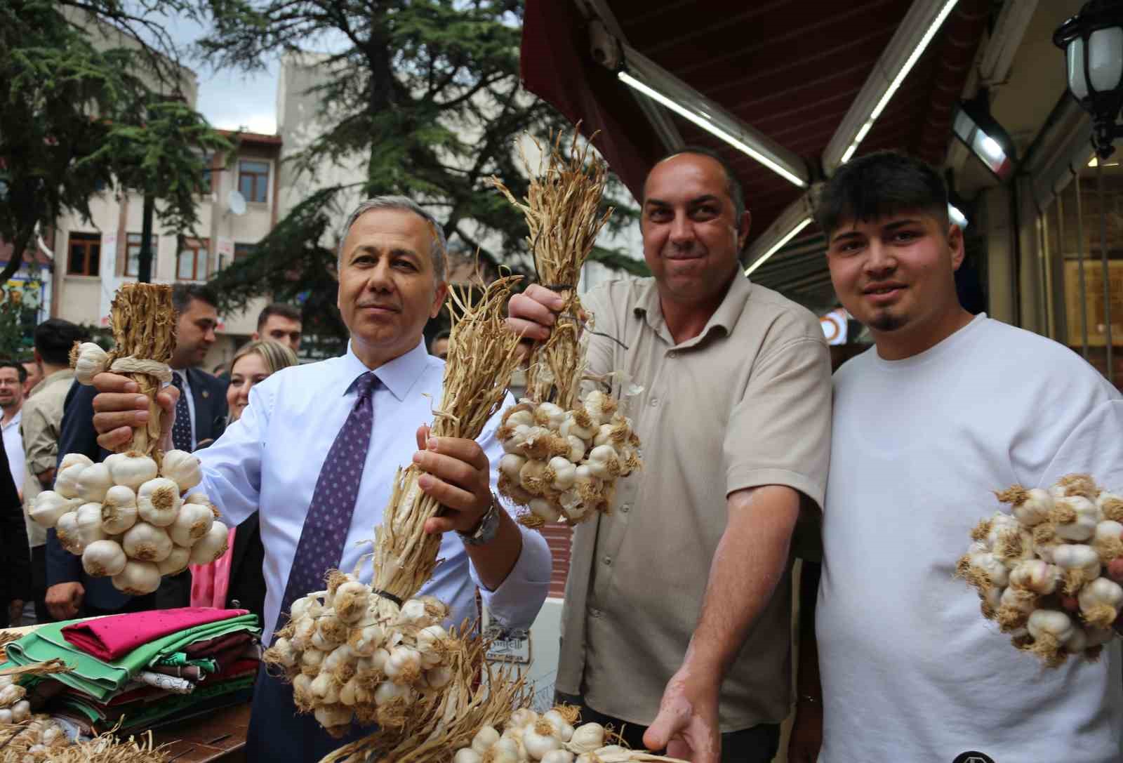 KASTAMONU'DA ESNAF VE VATANDAŞLARLA BİR ARAYA GELEN İÇİŞLERİ BAKANI ALİ