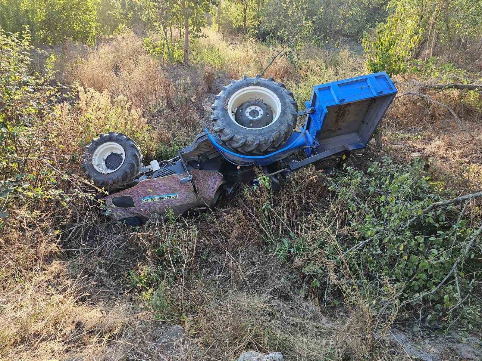 Bilecik’te traktör şarampole yuvarlandı: 1 ölü