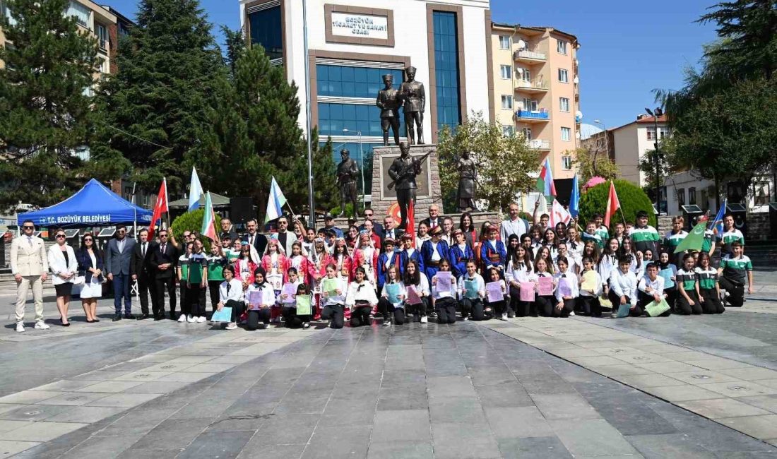 BOZÜYÜK’TE İLKÖĞRETİM HAFTASI, TÖRENLE