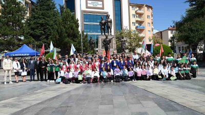 BOZÜYÜK’TE İLKÖĞRETİM HAFTASI, TÖRENLE KUTLANDI