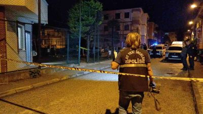 DÜZCE MERKEZE ŞEREFİYE MAHALLESİNDE BULUNAN ÇOCUK PARKINDA BİR ŞAHIS BAŞINDAN