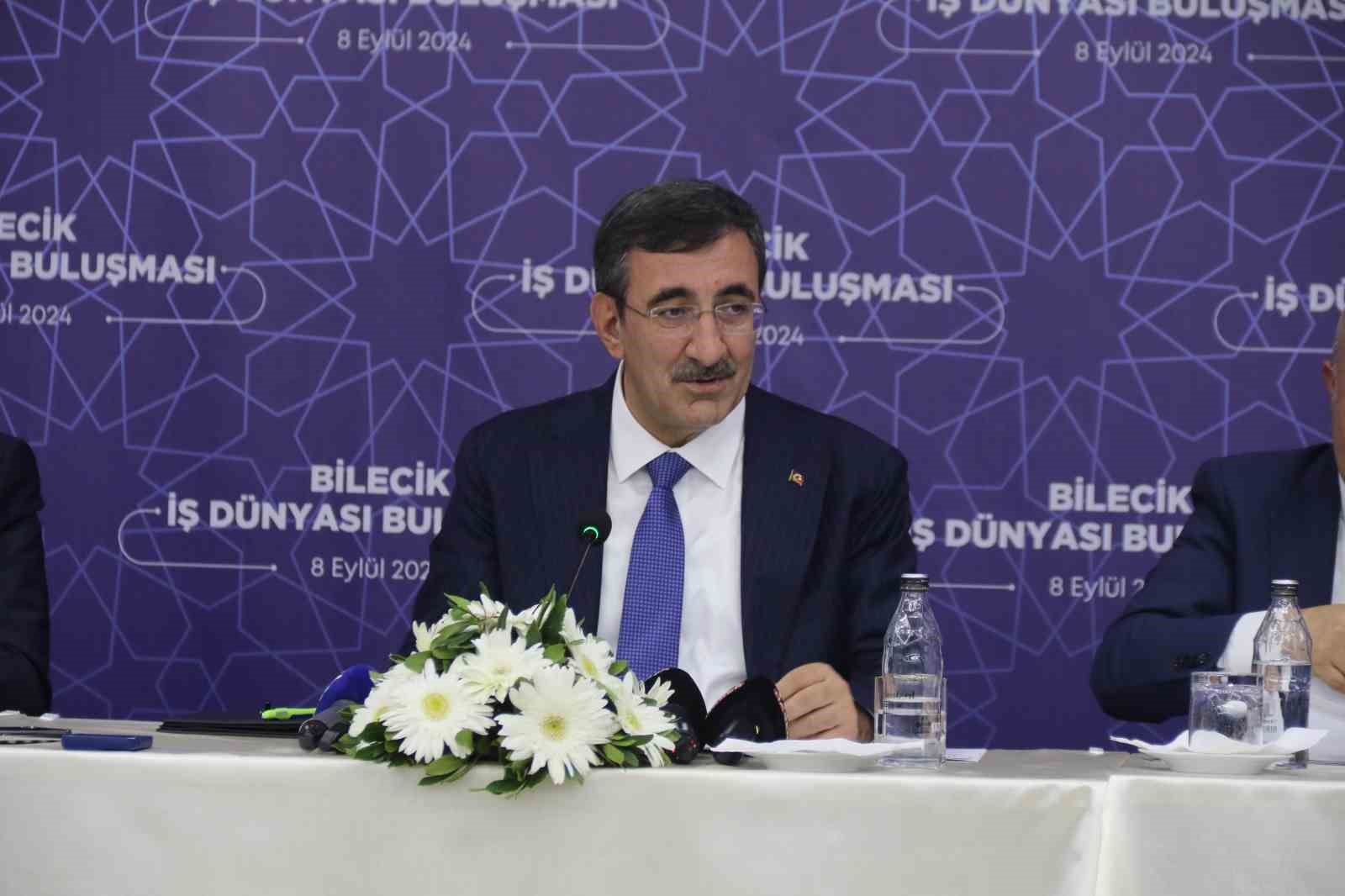 Cumhurbaşkanı Yardımcısı Yılmaz: “OVP’nin ciddi anlamda çalıştığını, sonuç ürettiğini ve Türkiye’yi arzu ettiğimiz doğrultulara doğru taşıdığını düşünüyoruz”