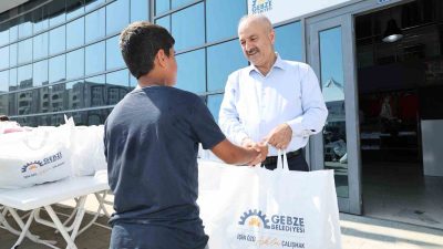 GEBZE BELEDİYE BAŞKANI ZİNNUR BÜYÜKGÖZ, YETİM VE ÖKSÜZ ÇOCUKLARIN YANI