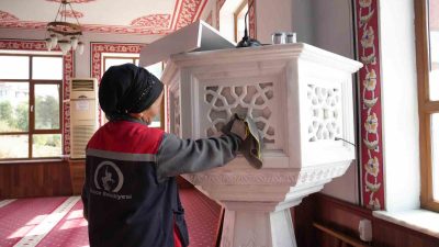 DÜZCE BELEDİYESİ VATANDAŞLARIN İBADETLERİNİ DAHA SAĞLIKLI BİR ORTAMDA GERÇEKLEŞTİREBİLMELERİ İÇİN