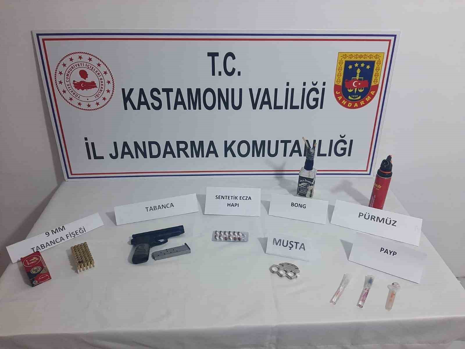 KASTAMONU’NUN DADAY, ARAÇ VE TOSYA’DA DÜZENLENEN UYUŞTURUCU OPERASYONLARINDA UYUŞTURUCU MADDE